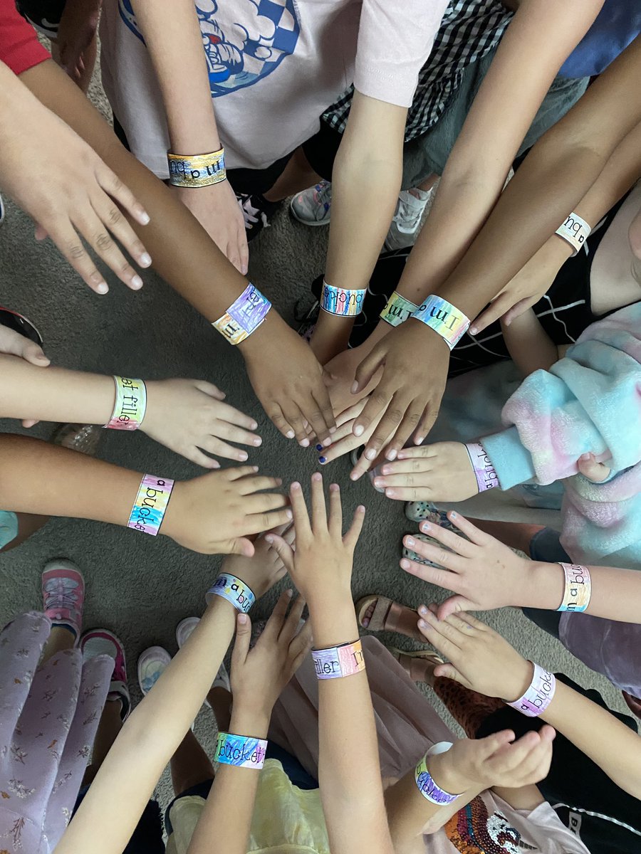 1st graders learned this week about being bucketfillers by encouraging each other, showing respect, and using kind words. #bucketfillers <a href="/howard_steam/">Howard Elementary STEAM</a> #SEL