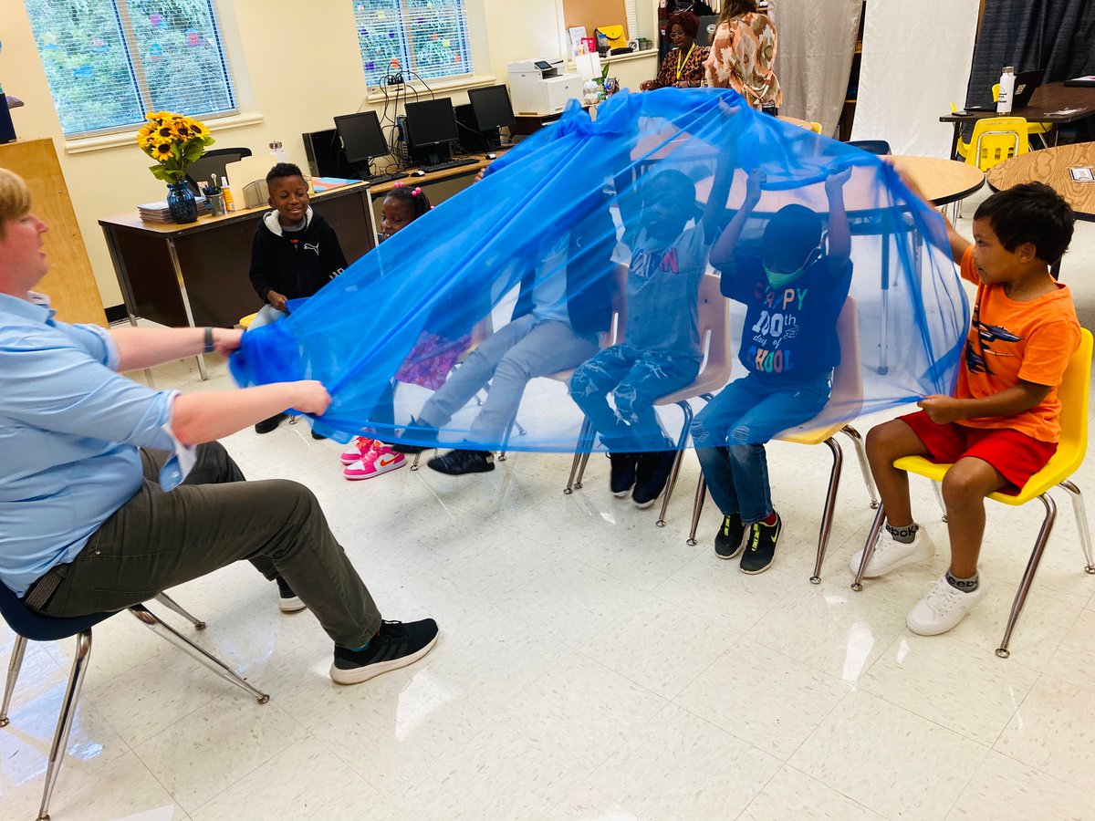 hawkceptional's tweet photo. Our students were “Musically Enchanted” during music class… & no we didn’t have to sing about Bruno no no no no!!!
Part 1
#SECSTRONG #FCS_SEC
@hapevillehawks
@HapevillePrin
@FCS_SEC
@FultonCoSchools
@MsBuffington1 https://t.co/6wLcd0JezQ