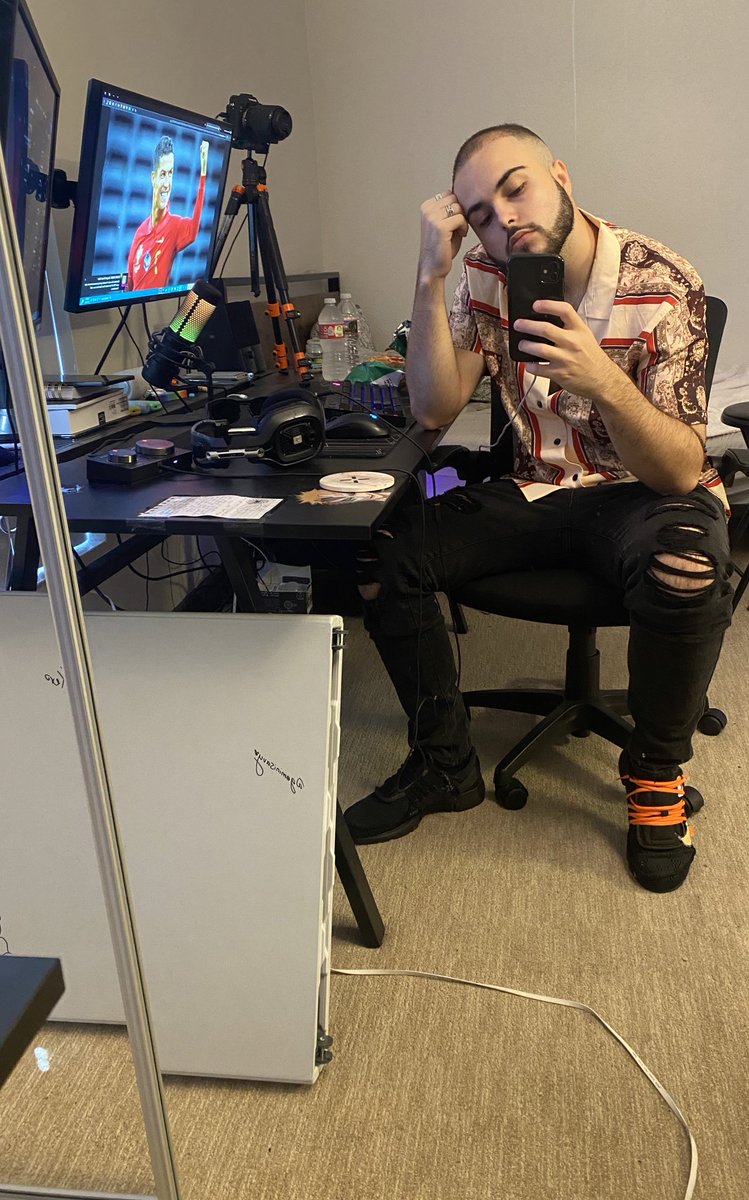 fanos tweet media