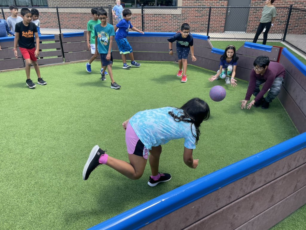 Laura Newell tweet media