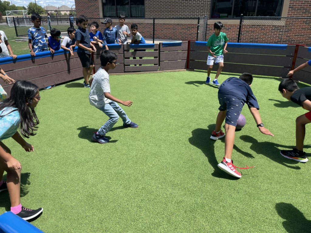 Laura Newell tweet media