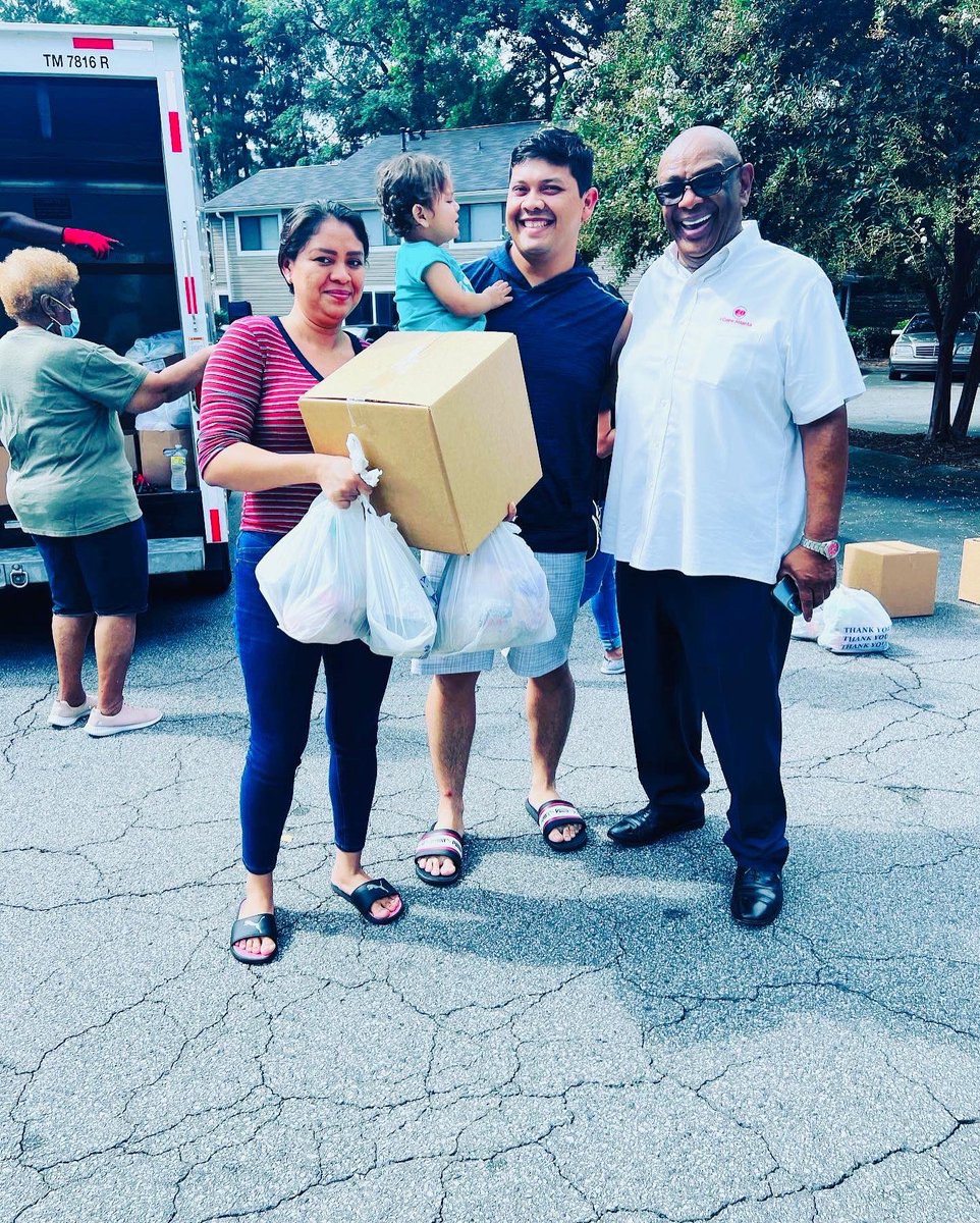 ICareAtlanta's tweet image. Good morning FB family and friend Today we had the privilege of blessing the families at The Columns  an apartment complex in Dunwoody, Ga. Today we serviced approximately 75 families fresh meat, vegetables canned goods, bread and pastries.