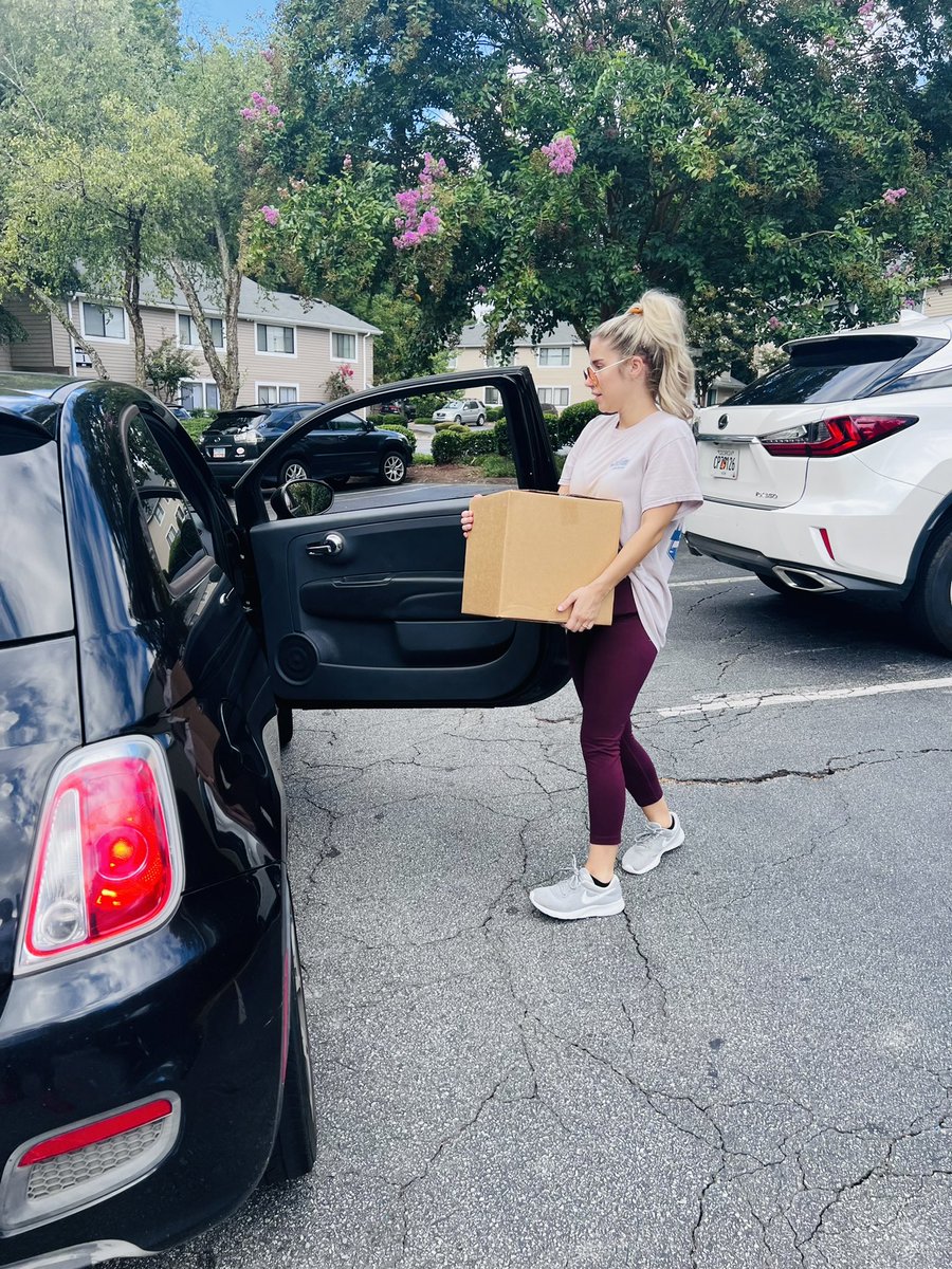 ICareAtlanta's tweet image. Good morning FB family and friend Today we had the privilege of blessing the families at The Columns  an apartment complex in Dunwoody, Ga. Today we serviced approximately 75 families fresh meat, vegetables canned goods, bread and pastries.