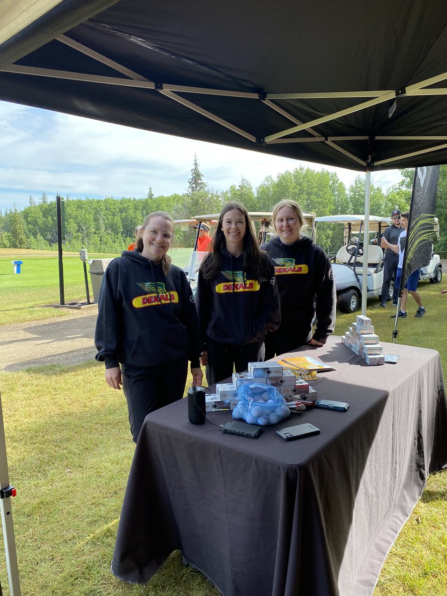 PeaceTeamBCS's tweet photo. As the end of August rolls in, we have to say farewell to @natasha_evans01 &amp; @kcmeagher_ , our wonderful summer students! The Peace Team will miss them dearly &amp; wishes the best for their upcoming school year! @Bayer4CropsCA @DEKALB_Canada https://t.co/xtzqVcltgv