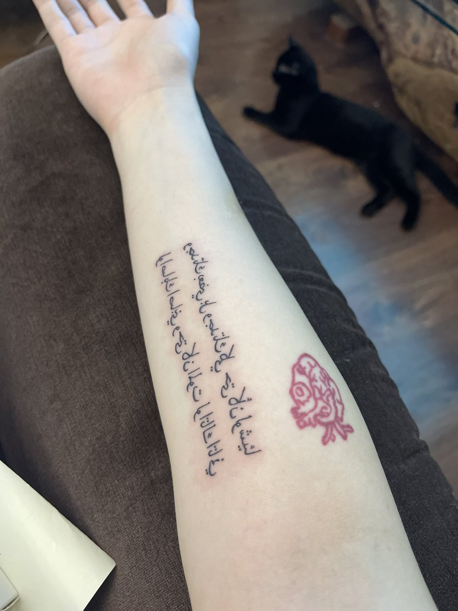 Sallylut's tweet photo. Arabic reverse tattoo. Only readable through a mirror. https://t.co/miLKWjQZ3i