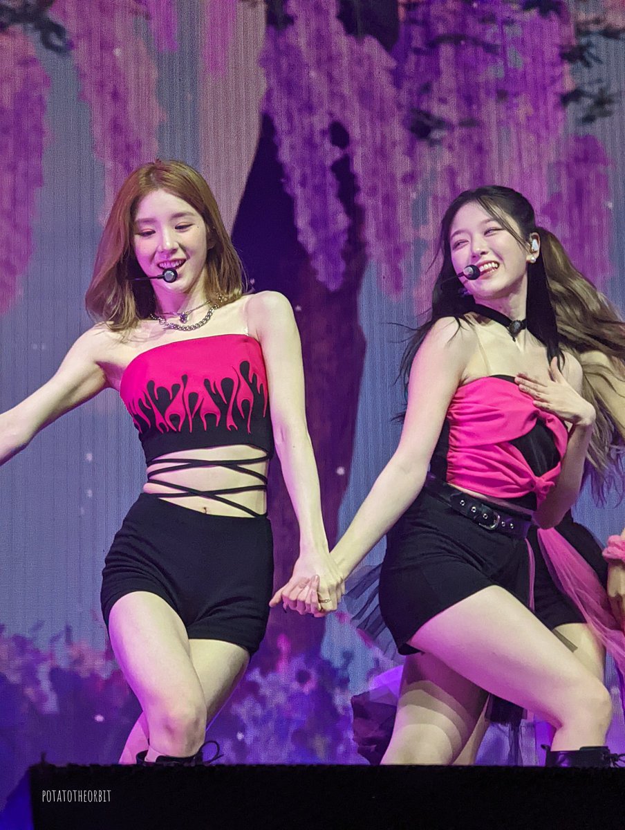 220823 loonatheworld 1st World Tour in Atlanta #LOONAinAtlanta #이달의소녀 #LOONA #희진 #Heejin #현진 #Hyunjin