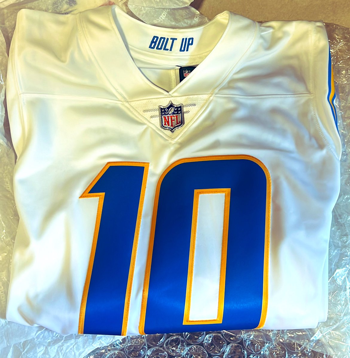 Terrapincards's tweet photo. Epic Mailday from @PackmanCards and his giveaway! Won a spot with 3K people in the @whatnot stream and was totally shocked to see my name pop up. Autographed Justin Herbert Nike Jersey (Fanatics).  Such a beautiful jersey.  Thank you!  @CardPurchaser https://t.co/kCgnK9kafx