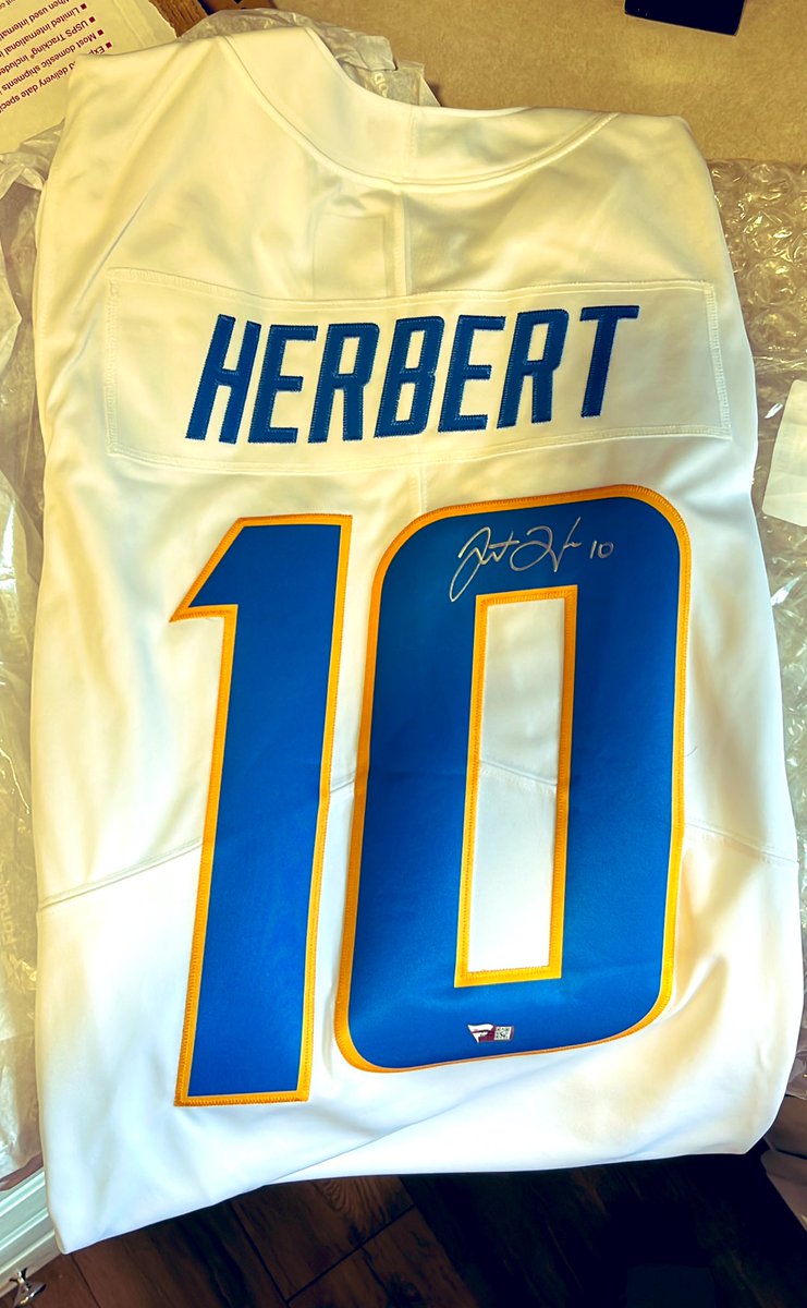 Terrapincards's tweet photo. Epic Mailday from @PackmanCards and his giveaway! Won a spot with 3K people in the @whatnot stream and was totally shocked to see my name pop up. Autographed Justin Herbert Nike Jersey (Fanatics).  Such a beautiful jersey.  Thank you!  @CardPurchaser https://t.co/kCgnK9kafx