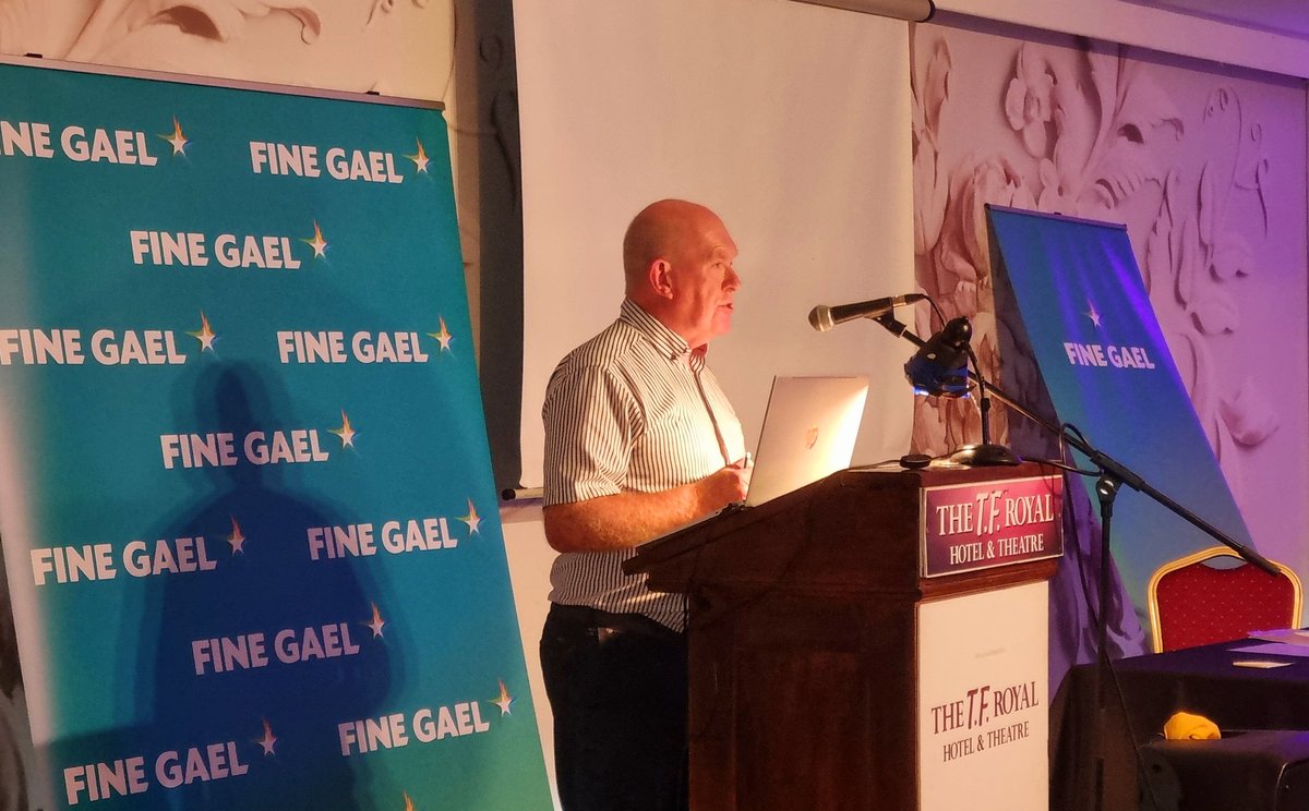 FineGaelMayo's tweet photo. Chair of the Mayo Constituency Executive and former Cllr. Joe Mellett now thanking all the speakers and attendees for their attendance at tonight's very successful commemoration event.
#CollinsGriffith100 https://t.co/3oGaa8KkTr