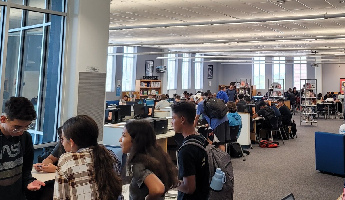 BrandeisHSLib's tweet photo. We love having our Broncos back in the library! Here is a snapshot of our first week back. #backtoschool #BroncosRead @NISDBrandeis @NISDLib https://t.co/6yKGYM5qvD