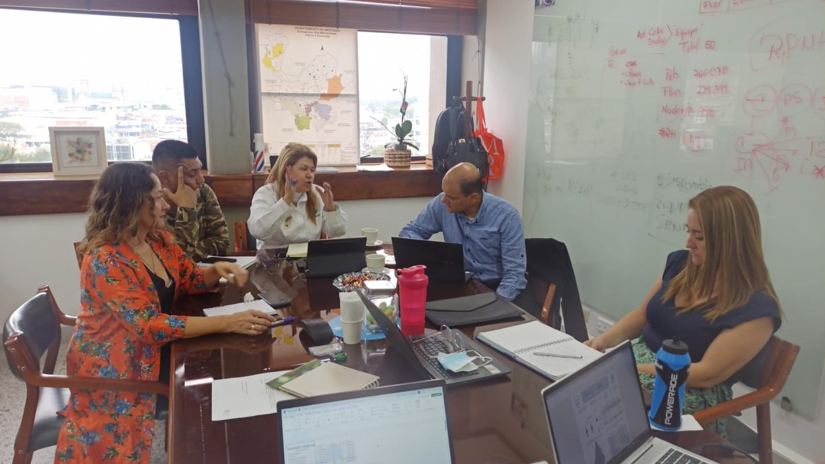 OCssalud's tweet photo. A esta hora SENA, SSSA, Secretarías y hospitales Red Nova, presentan al Viceministro de Protección Social, Dr. Luis Alberto Martínez, Piloto del Modelo de Atención en Salud Integral, Preventivo y Predictivo en los Territorios, en el marco de los 100 primeros días de gobierno. https://t.co/Q62qARGB07
