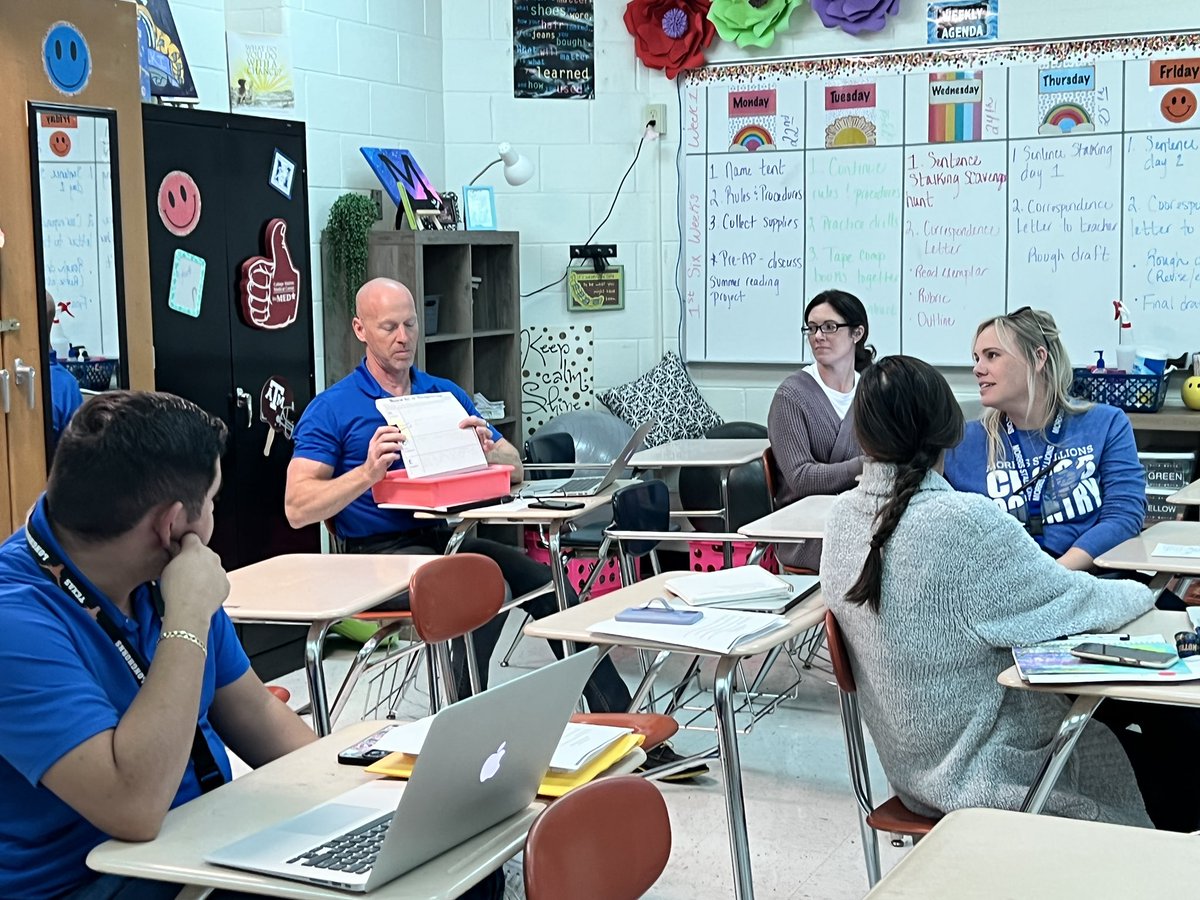 c_sabedra's tweet photo. Friday Showcase was amazing today!  Collaboration is key!!   6th-8th grade RLA teachers shown here @stallions045  @McAllenISD sharing ideas and instructional strategies. #stallionstrong #greatnessstartshere https://t.co/0WSnkXjSaY