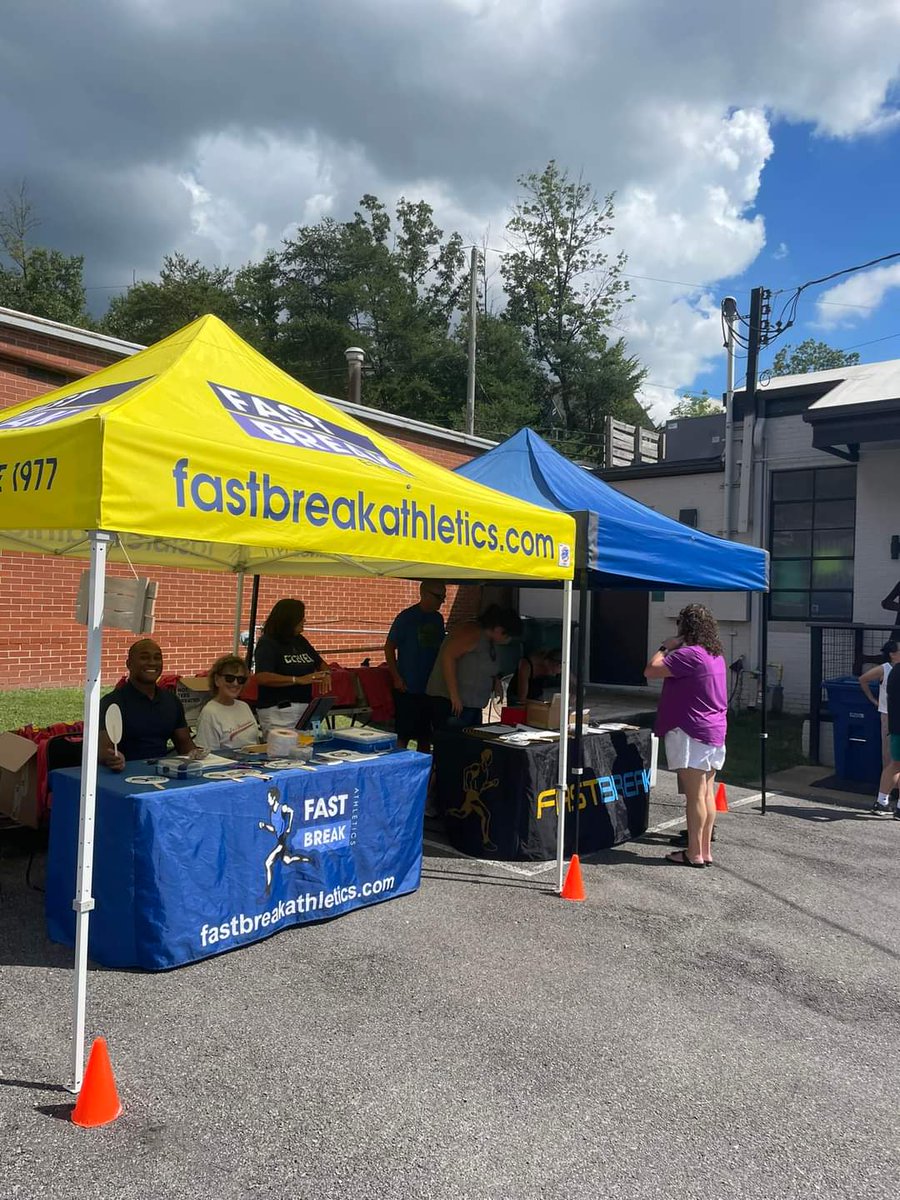 ChattanoogaTC's tweet photo. The #CamRun packet pickup happening now! https://t.co/MkBAjOOVmW