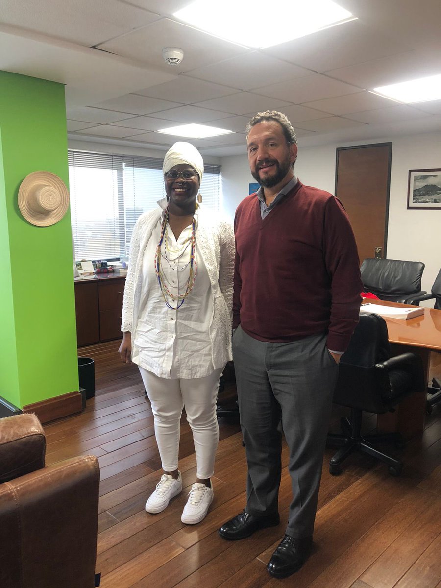 UExternado's tweet photo. @UExternado recibió hoy la visita Rudy Amanda Hurtado Garcés @rudyamanda, directora del Observatorio de Discriminación Racial @ODRacial @Dejusticia. El secretario general de la Universidad @rubiojosefdo presentó la agenda de inclusión de nuestra Universidad. 🙌🏻😊 https://t.co/Emchr1nZTX