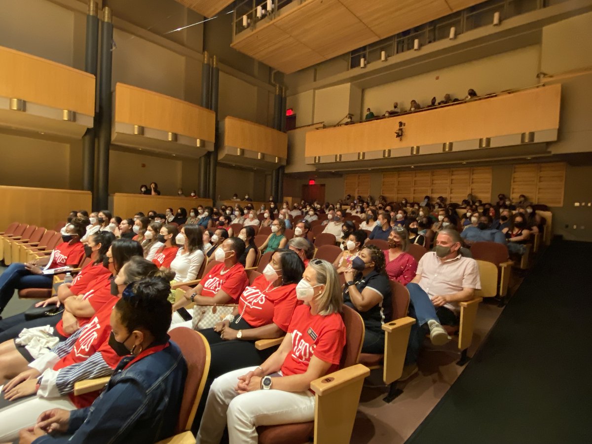 UMDCollegeofEd's tweet photo. Whether new to our @CollegeofEd community or a returning student, faculty or staff member, the #EdTerps TerrapinSTRONG Welcome was a great way to celebrate the start of the school year. https://t.co/APPFsxg118