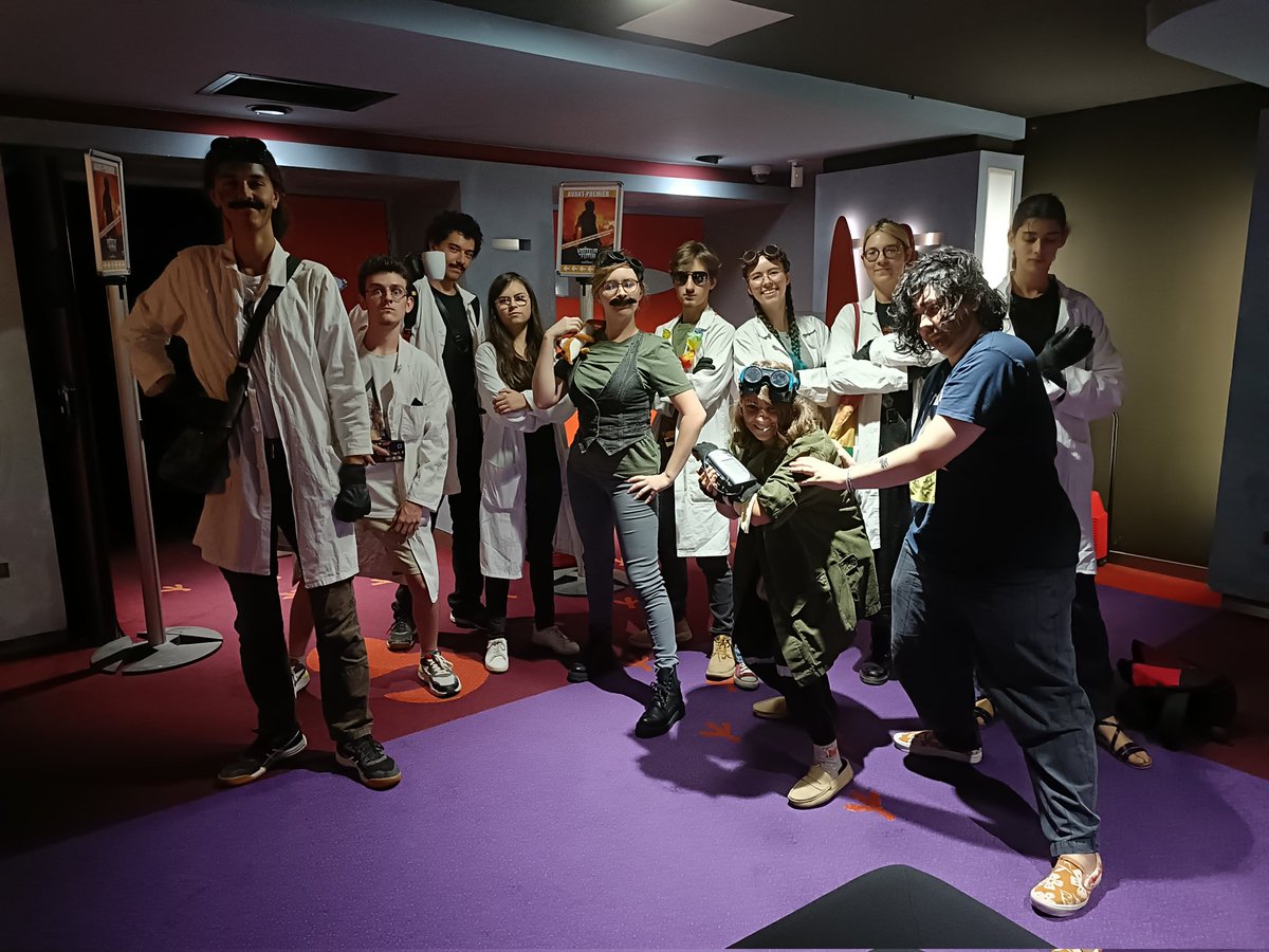 allstarsshow_'s tweet photo. Je sors de l'avant-première du film "Le Visiteur du Futur".
Je n'ai qu'une seule chose à dire : si vous voulez que le cinéma français puisse s'imposer qualitativement au niveau international dans le domaine de la science-fiction, allez le voir.
Et si vous l'appréciez, parlez-en ! https://t.co/OgFLlsJfmc