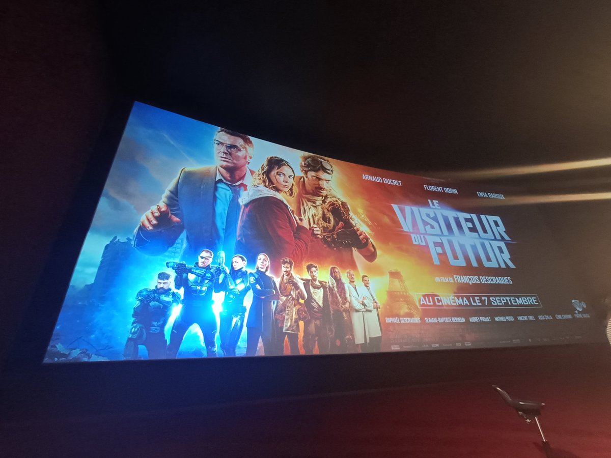 allstarsshow_'s tweet photo. Je sors de l'avant-première du film "Le Visiteur du Futur".
Je n'ai qu'une seule chose à dire : si vous voulez que le cinéma français puisse s'imposer qualitativement au niveau international dans le domaine de la science-fiction, allez le voir.
Et si vous l'appréciez, parlez-en ! https://t.co/OgFLlsJfmc