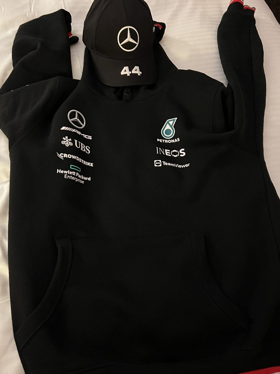 SardoFlavito's tweet photo. Ready for tomorrow🔥🔥🔥😍#SpaFrancorchamps @F1 @MercedesAMGF1 @LewisHamilton @GeorgeRussell63 https://t.co/OhlqHnQCLt