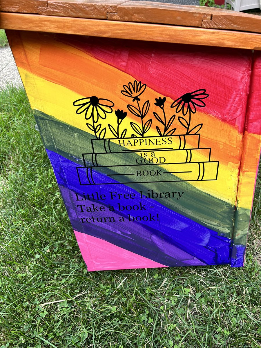 SocJustice_poet's tweet photo. Handling business 💪🏽📚 More library boxes are finding homes today! #BuffaloBooks #LiteraryFreedom #FreedomIsLit https://t.co/EcjFTf9OvC