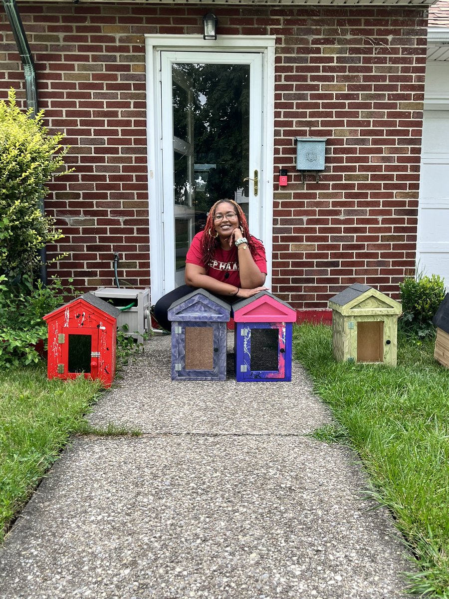 SocJustice_poet's tweet photo. Handling business 💪🏽📚 More library boxes are finding homes today! #BuffaloBooks #LiteraryFreedom #FreedomIsLit https://t.co/EcjFTf9OvC