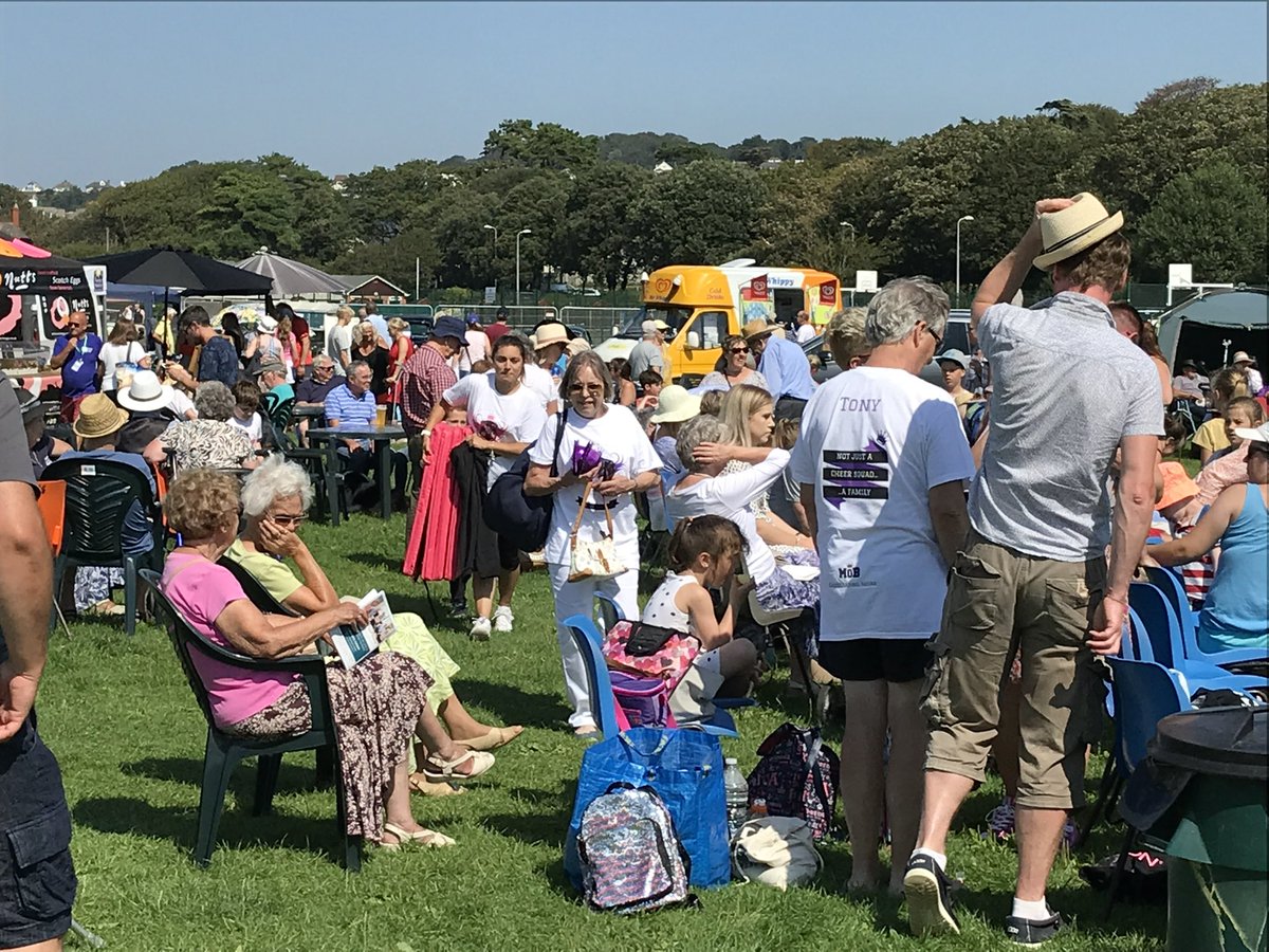 The 2022 Clevedon Flower Show opens tomorrow at 12 noon.
Come along and enjoy the fun .