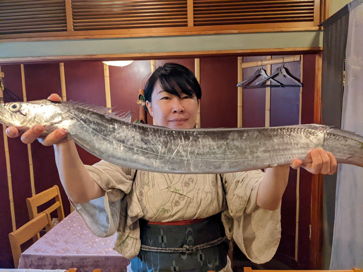 タチウオが良い時期になりました ドラゴン級の太刀魚はとても美味しいです