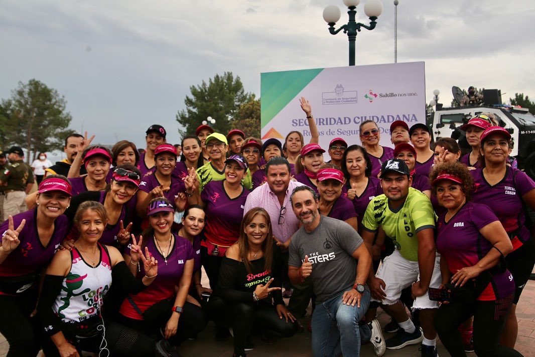DsocialSaltillo's tweet photo. El alcalde @chema_fraustro dio arranque del programa Seguridad Ciudadana, en el cual se trabajará para brindar rutas deportivas seguras para ciclistas, corredores y motociclistas. https://t.co/A1wvxZ52us