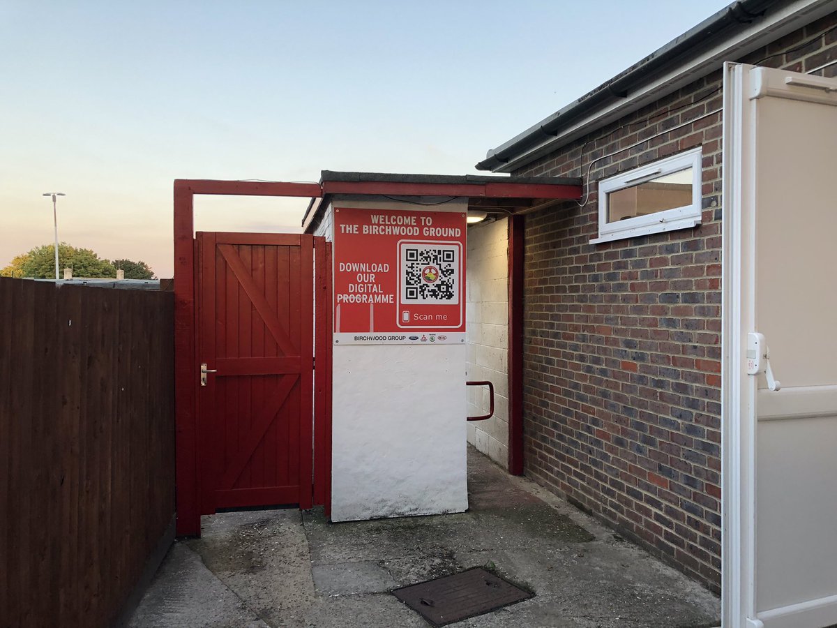 Pyrofusbol's tweet photo. 26/8/22 Lingfield FC 2-3 Shoreham FC

🏟 Shooting Field
🏆 FA Vase
🎟 £7

Feisty affair and lucky both ended with 11! Harry Heath was excellent first half for the #musselmen

@Lingfield_FC @ShorehamFC #groundhopping #FAVase #nonleague https://t.co/rdgznvtsSp