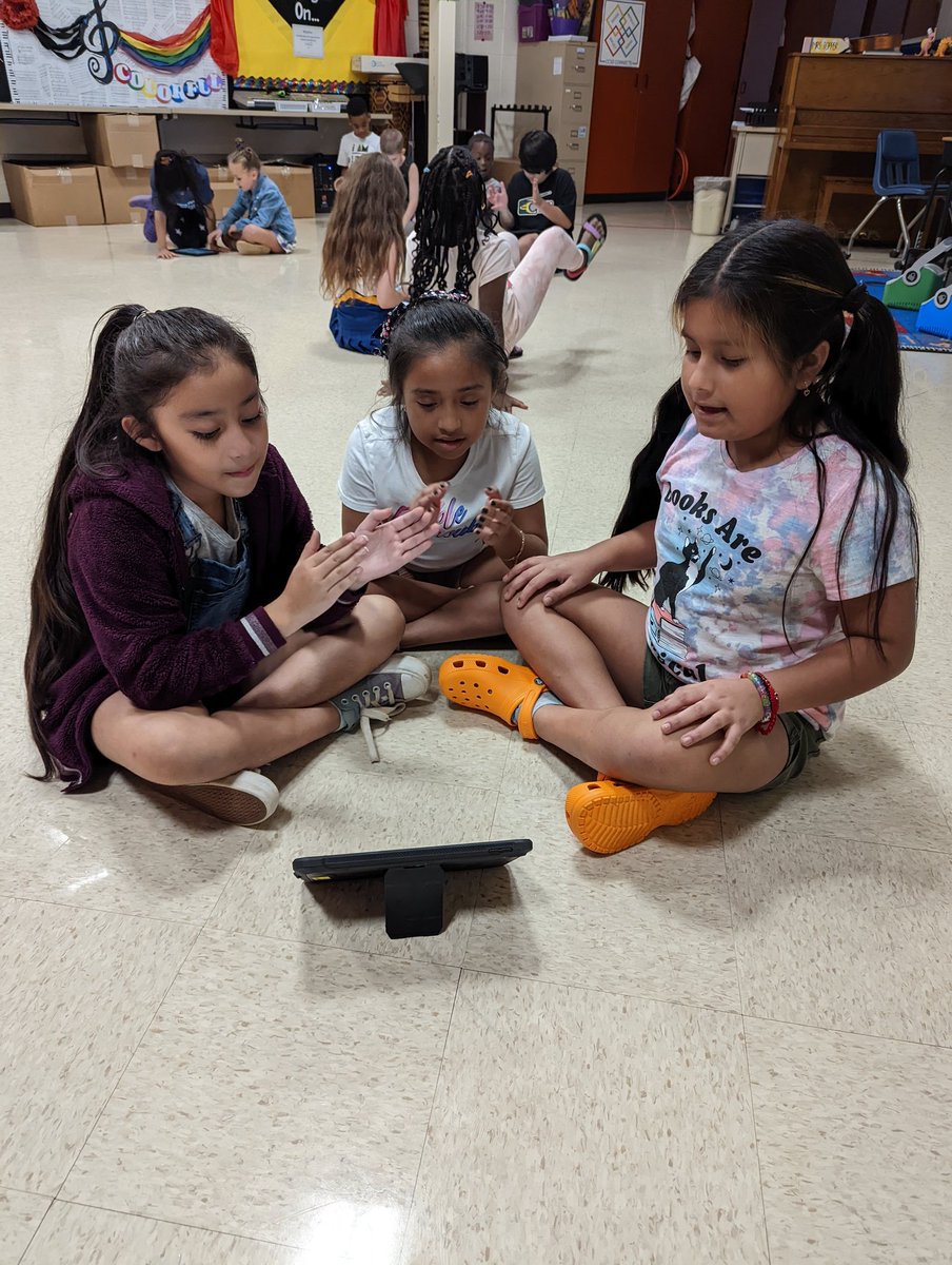 Angela Topper tweet media