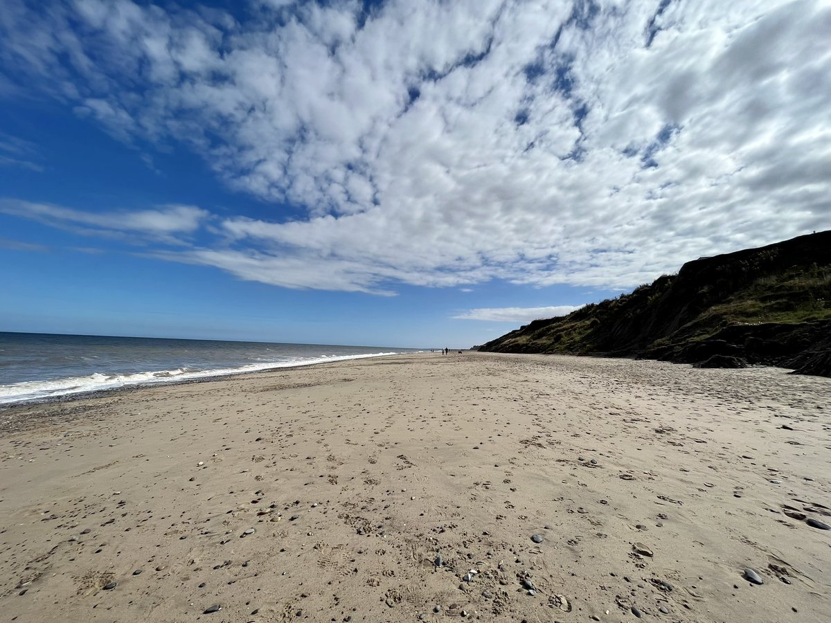helengibson1's tweet photo. Glorious day off in #EastYorkshire! ☀️#Raywell #Hornsea #YorkshireCoast https://t.co/whzY3RWUqi