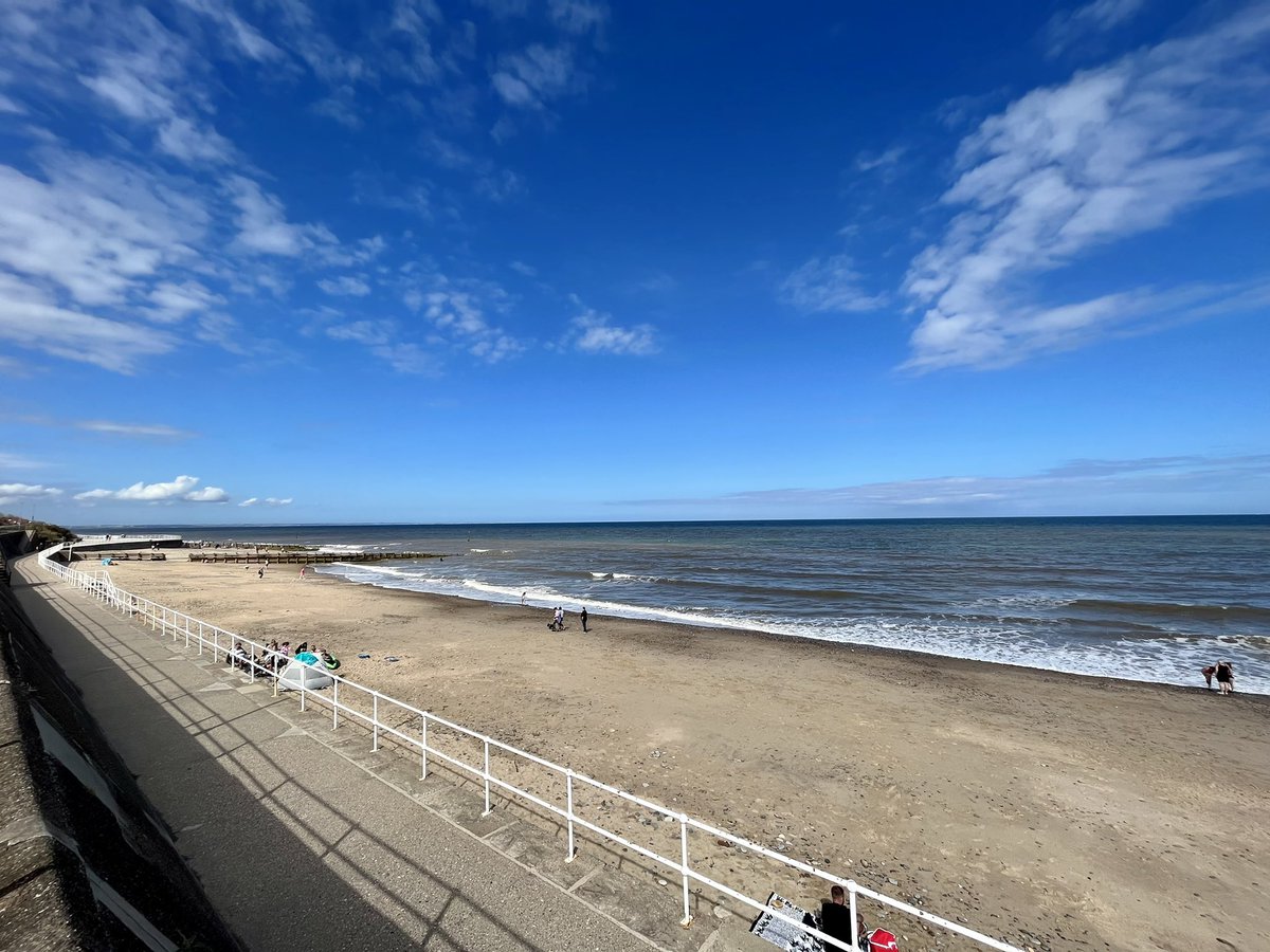 helengibson1's tweet photo. Glorious day off in #EastYorkshire! ☀️#Raywell #Hornsea #YorkshireCoast https://t.co/whzY3RWUqi