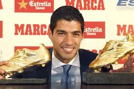 Luis Suárez es mejor goleador que Karim Benzema,pero el Francés,mejor jugador y asistente...MENTIRA

Benzema:

Partidos:845
Goles:425
Asistencias:205

Luis Suárez:

Partidos:829
Goles:505
Asistencias:277

Luis Suárez,el mejor delantero de la década

#FelizSabado