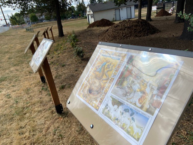 LaddAcres's tweet photo. A big thank you to our PTA, the Glencoe High School Woodshop, and our HSD Facilities Team for making our story walk possible. Come by and read a story as your stroll under the trees. #ProudtobeHSD #Storywalks https://t.co/oUgIMB1DwI