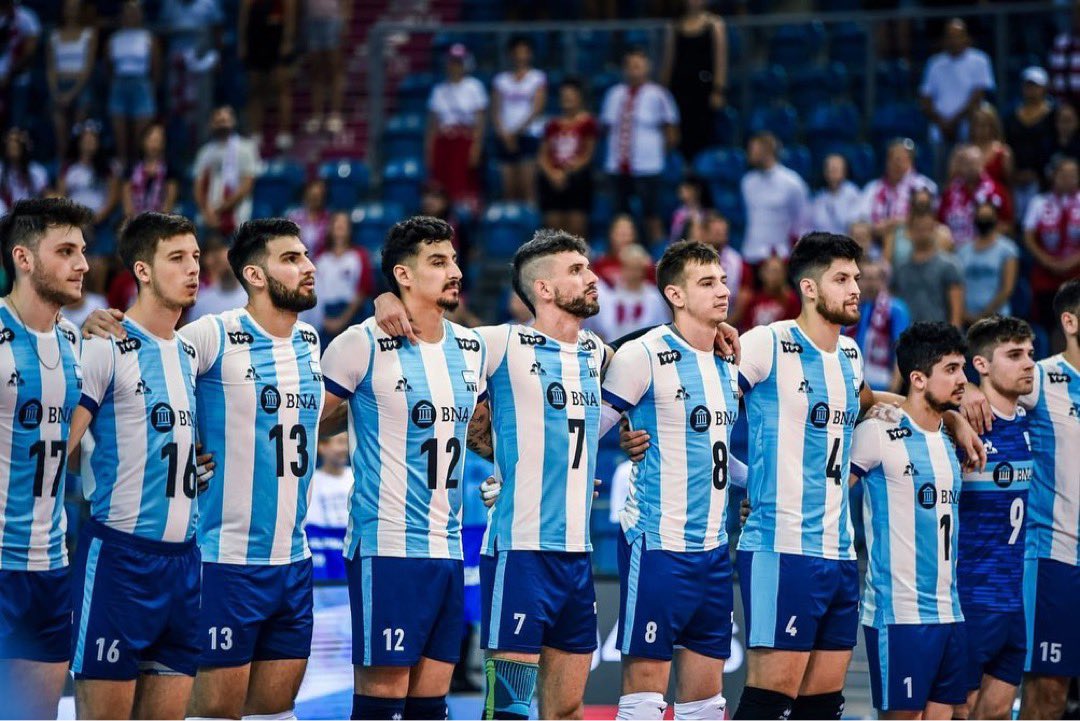 CiudadVoley's tweet photo. Acompañamos a @FacuConte7 y a nuestra Selección 🇦🇷 en este Mundial de Polonia y Eslovenia #MWCH2022 🏆

Agendante los partidos 😉

- Sábado 27 12:30hs 🆚 Irán 🇮🇷
- Lunes 29 9hs 🆚 Países Bajos 🇳🇱
- Miércoles 31 6hs 🆚 Egipto 🇪🇬

➡️ Transmite ESPN.

¡Vamos con todo, Argentina! 💙 https://t.co/m0RCa9p22W