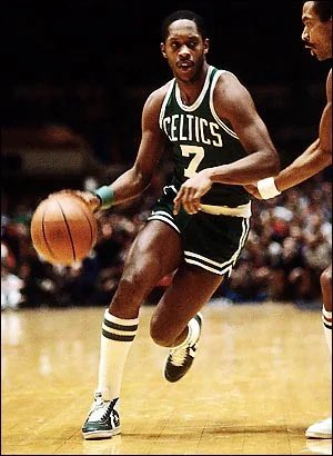 MeteAktas76's tweet photo. NBA tarihinin efsane oyun kurucularından Nate 'Tiny' Archibald, 73 yaşında hayatını kaybetmiş. #RIPTiny https://t.co/dXjz9073R5