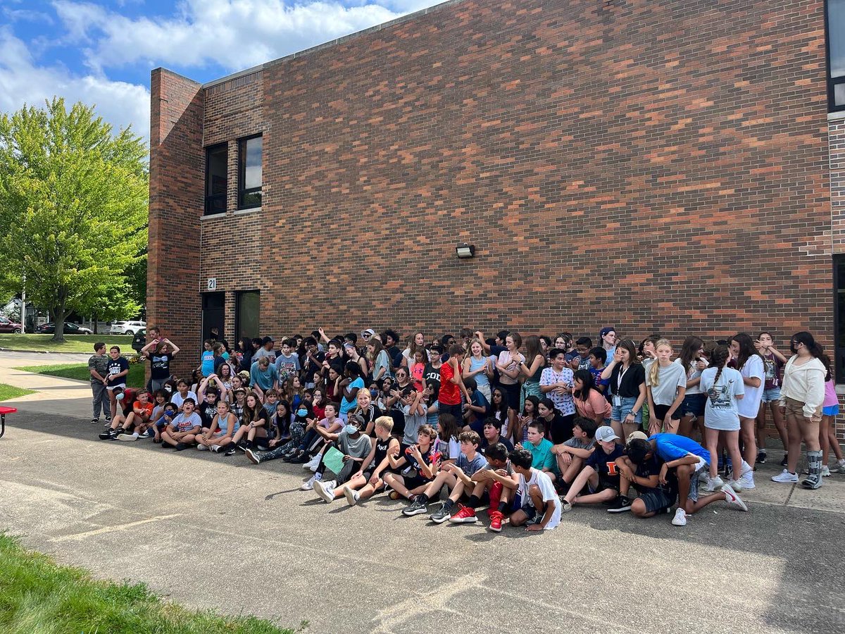 MissEmRen's tweet photo. Awesome first pod day for the Blue Jay squad! #jjhs @JJHSPatriots https://t.co/hkIkeczhc4