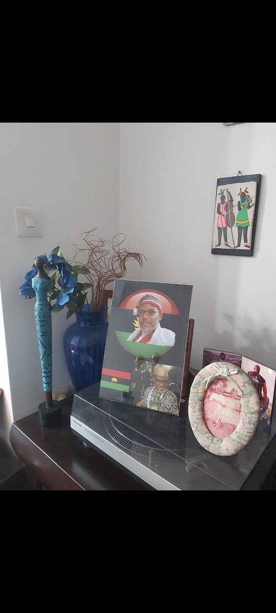 ObiJYkKg6QGWMAD's tweet photo. Shabbat Shalom my leader Mazi Nnamdi Kanu. Shabbat Shalom  beloved people of Biafra. You are strong and you will continue to stay strong, have a blessed Shabbat and a wonderful weekend.  All hail Biafra 🙌 🙏🏾 🌺💪 https://t.co/qh3kQYsxeS