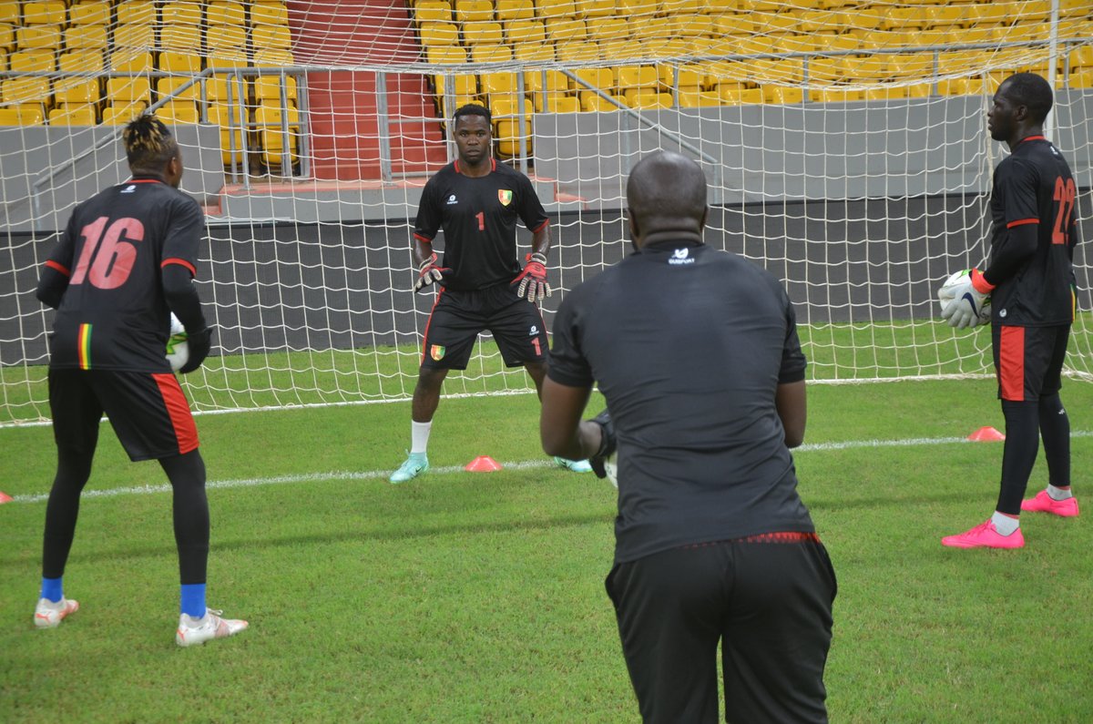 fgfofficiel's tweet photo. 𝗩𝗲𝗶𝗹𝗹𝗲 𝗱𝗲 𝗺𝗮𝘁𝗰𝗵 

#FGF #CONORFGF #CHAN2023 #SENGUI https://t.co/VNQZZHoU0b