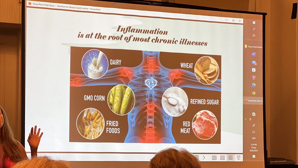 brescotthemet's tweet photo. NAMI CA Conference Anna Penido speaks on the importance at nutrition in mental health. Research shows how diet is at the root of illness. Foods that cause inflammation can be at the root of chronic illness #NAMICA #namiconca #NAMI @NAMIOC https://t.co/SAREgLefyj