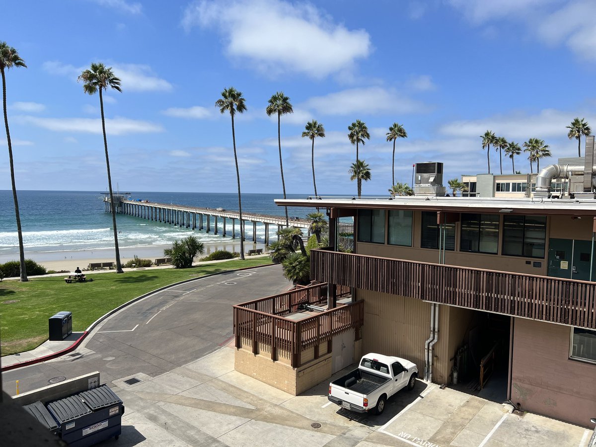 DrVasshe's tweet photo. Wanted y’all to peep the view from one of the #STRPL offices! I’ll be taking on a postdoc for 2023 and considering students as well!
Send some people my way, show them this view, and visit the website in my bio 🤝🤝 https://t.co/TlLSSGkY24