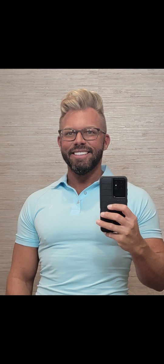 Frhample's tweet photo. Feeling great 11 months sober :-) https://t.co/cmLCav4TcP