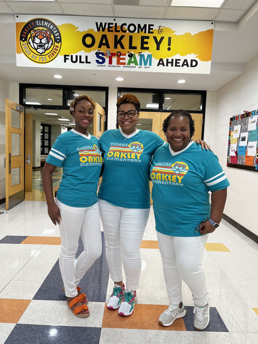 Can you say building relationships and looking good in the process? It’s an Oakley thang! Beautiful pic ladies! <a href="/OakleyTigers/">Oakley Elementary School</a> <a href="/MsCreative_/">Capre</a>  <a href="/GrierpGrier/">Petrice Grier</a>