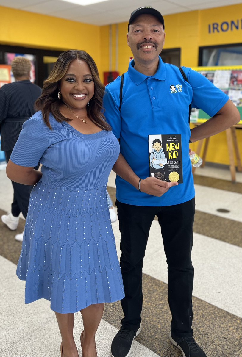 JerryCraft's tweet photo. What a pleasure it was to hang out with @sherrieshepherd as we helped @JetBlue get kids interested in books as part of their #SoarWithReading campaign. Their “Free Book” vending machines are the coolest! @HarperCollins https://t.co/SBAYQbzHjK