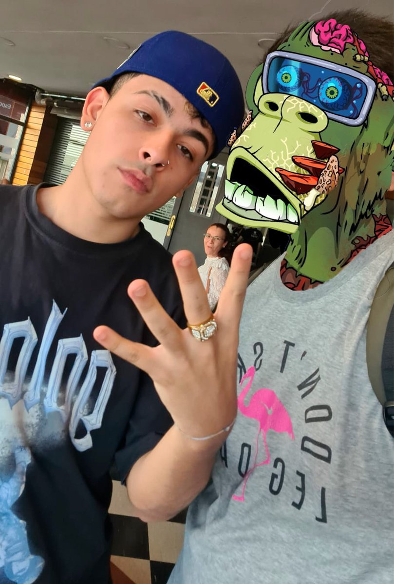 wiseleopard1's tweet photo. Hoy conocí a @TruenoOficiaI en 🇦🇷 Córdoba.
Me olvide decirle que hable con @PapoMcArg porque todos sabemos que estos 2 ya están en el club de los raperos más hardcores de el mundo entero! pero que solo le falta entrar a un club más 😉 @BoredApeYC #MAYC #ARGENTINA https://t.co/24FmS466lm