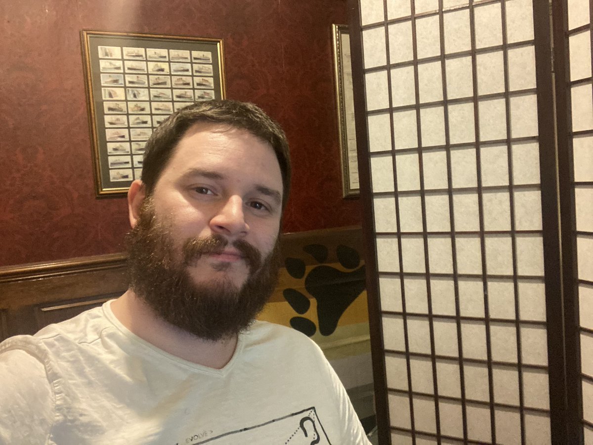 No I don’t have a folding screen just to hide the level of shit in my room, how dare you suggest such a thing.

Playing Dead by Daylight at twitch.tv/builder_cub