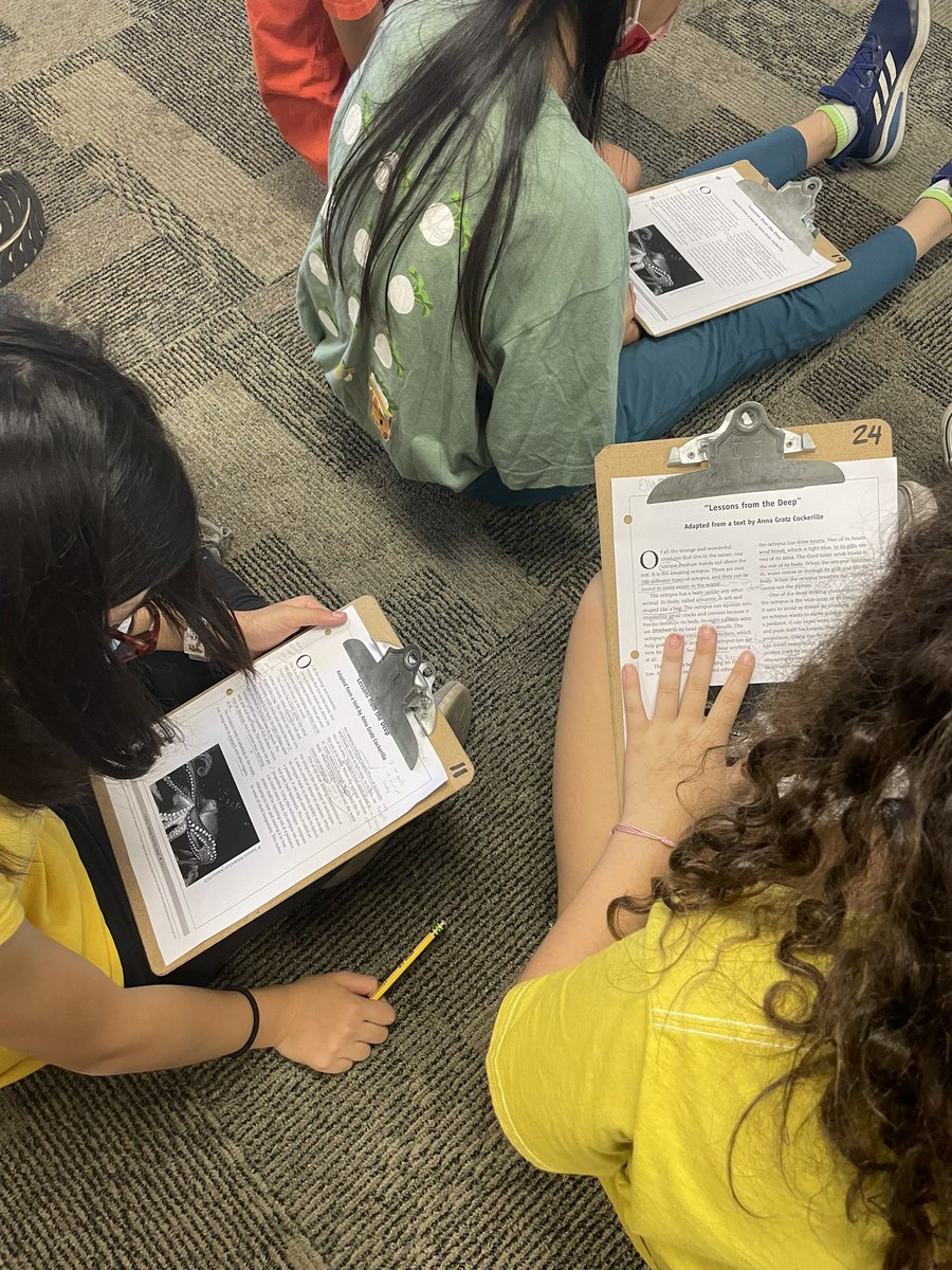 mrschingsclass's tweet photo. Working with a partner to annotate the text! https://t.co/rftLBAqMIi