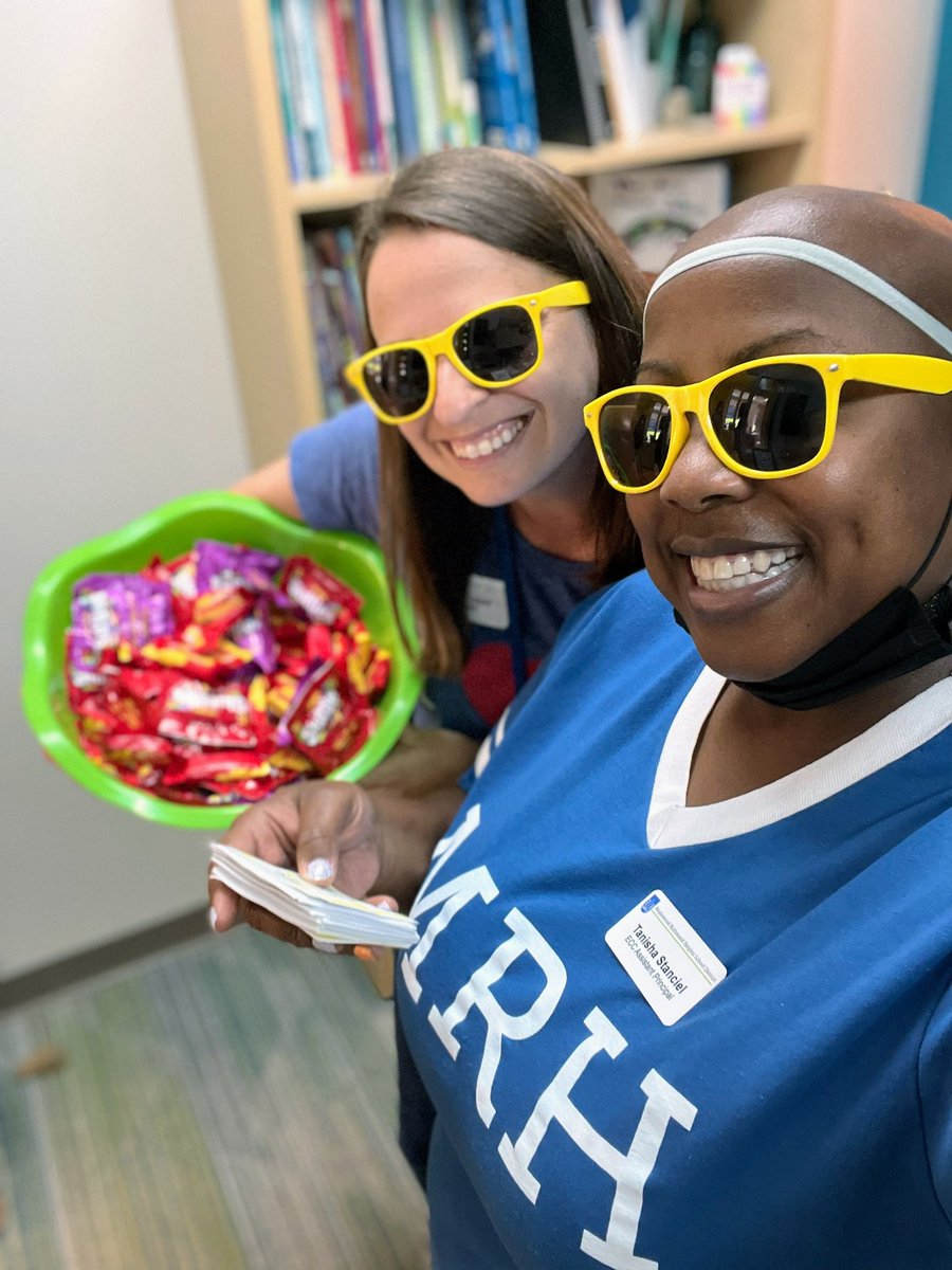 mrh_ecc's tweet photo. Showing some #graceandgratitude to our K-2 teachers and staff for a great first week #bebright @MRH_Schools https://t.co/HoYRs7Y608