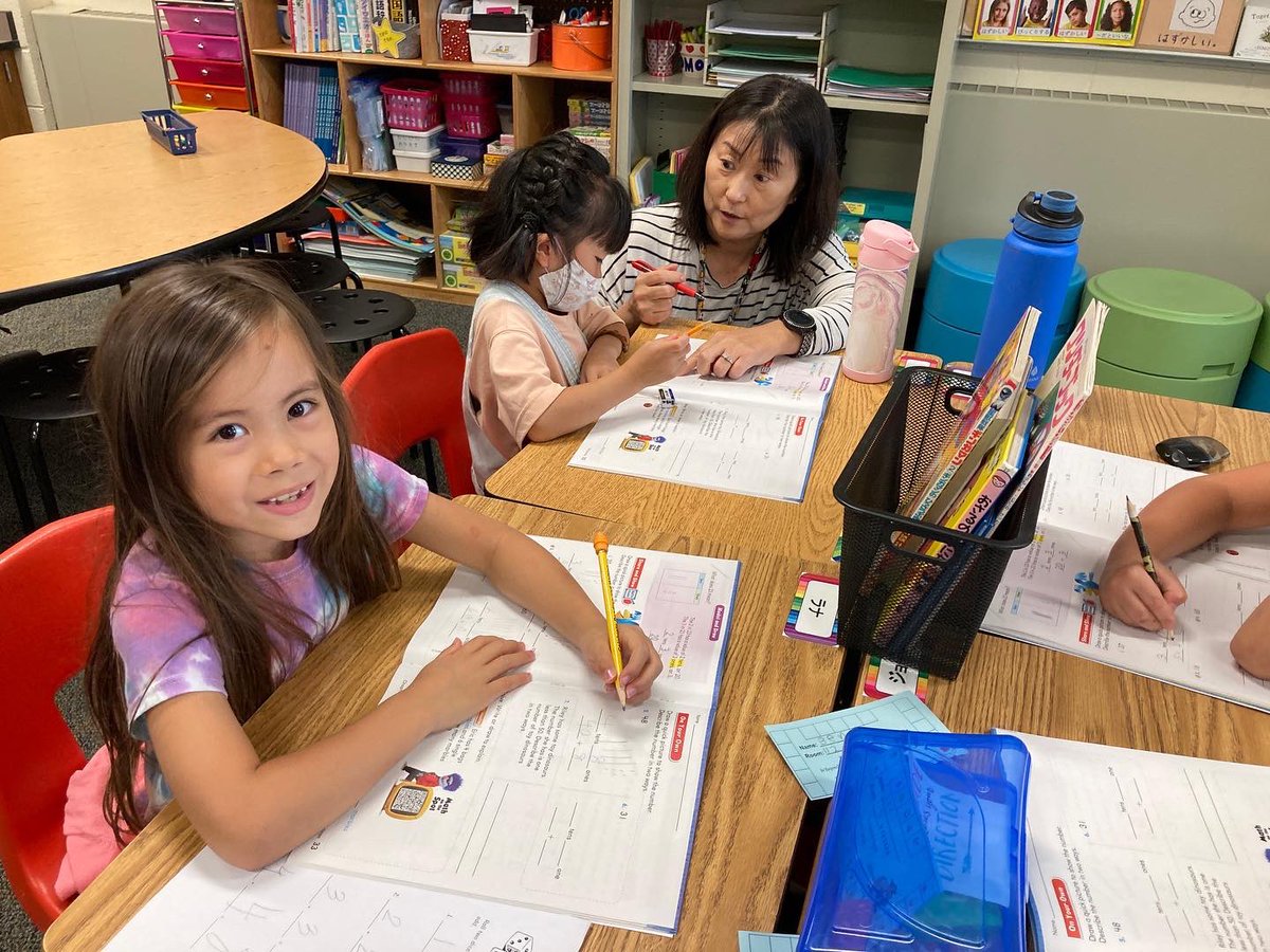 DooleySchool54's tweet photo. Pop-in Post! Today, we are popping into Mrs. Kimβs 2nd grade class. These Dragons are hard at work! Way to go, Room 112! ππΌππΌππΌ
#PopInPost #WeAre54 #DooleyFamily https://t.co/clNfynFnaw