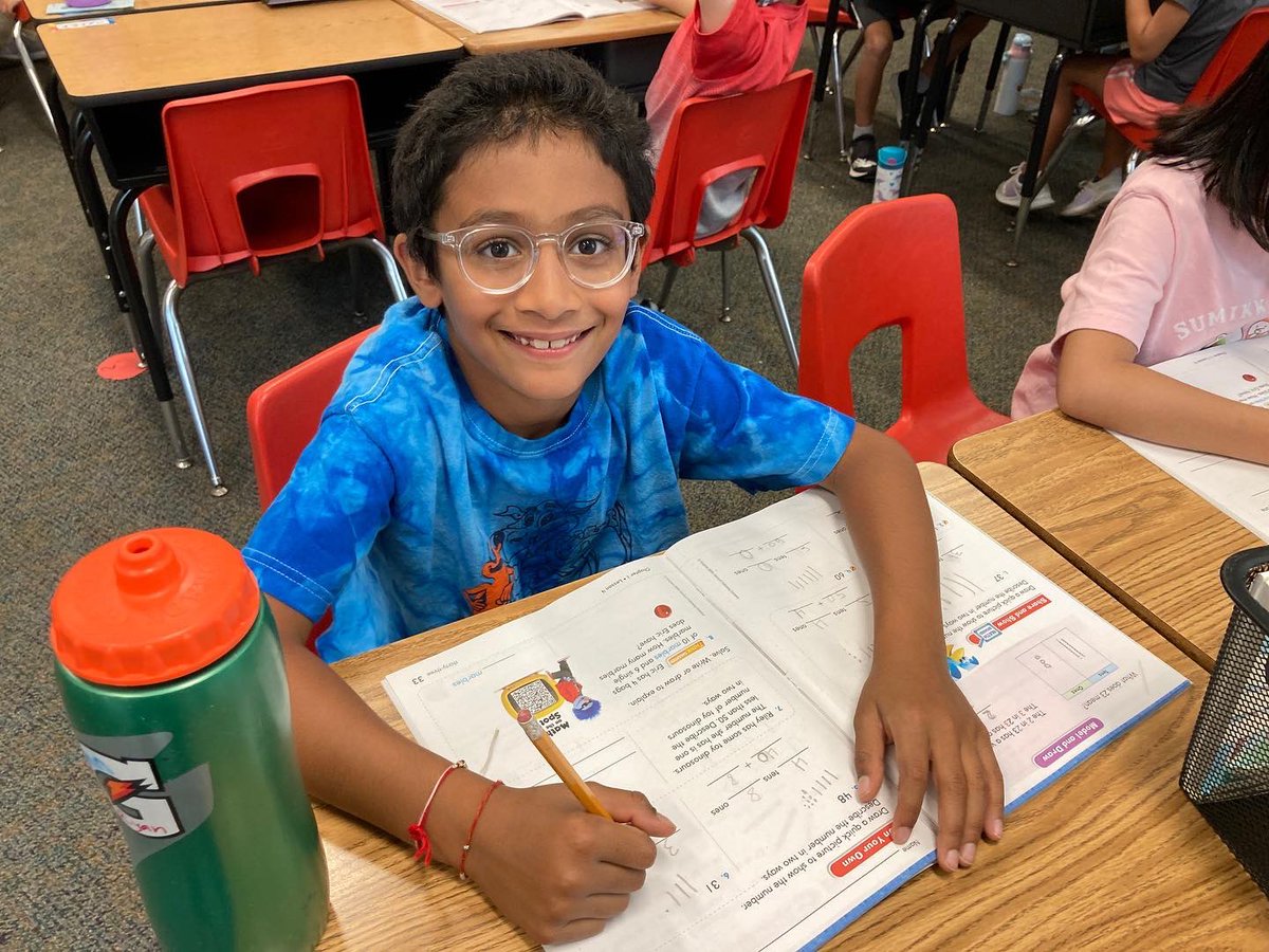 DooleySchool54's tweet photo. Pop-in Post! Today, we are popping into Mrs. Kimβs 2nd grade class. These Dragons are hard at work! Way to go, Room 112! ππΌππΌππΌ
#PopInPost #WeAre54 #DooleyFamily https://t.co/clNfynFnaw