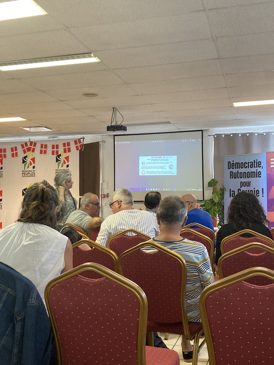 martin_chaize's tweet photo. 2ème jour de l’Université d’Été de Régions et Peuples Solidaires avec @agir_unis  :
_ la sécurité alimentaire et énergétique dans nos régions avec @StephaneLinou , François Alfonsi, et @ChantalCertan 
_ le logement : quid des résidences secondaires avec Jean-Félix Acquavid https://t.co/8NntoMv5UE